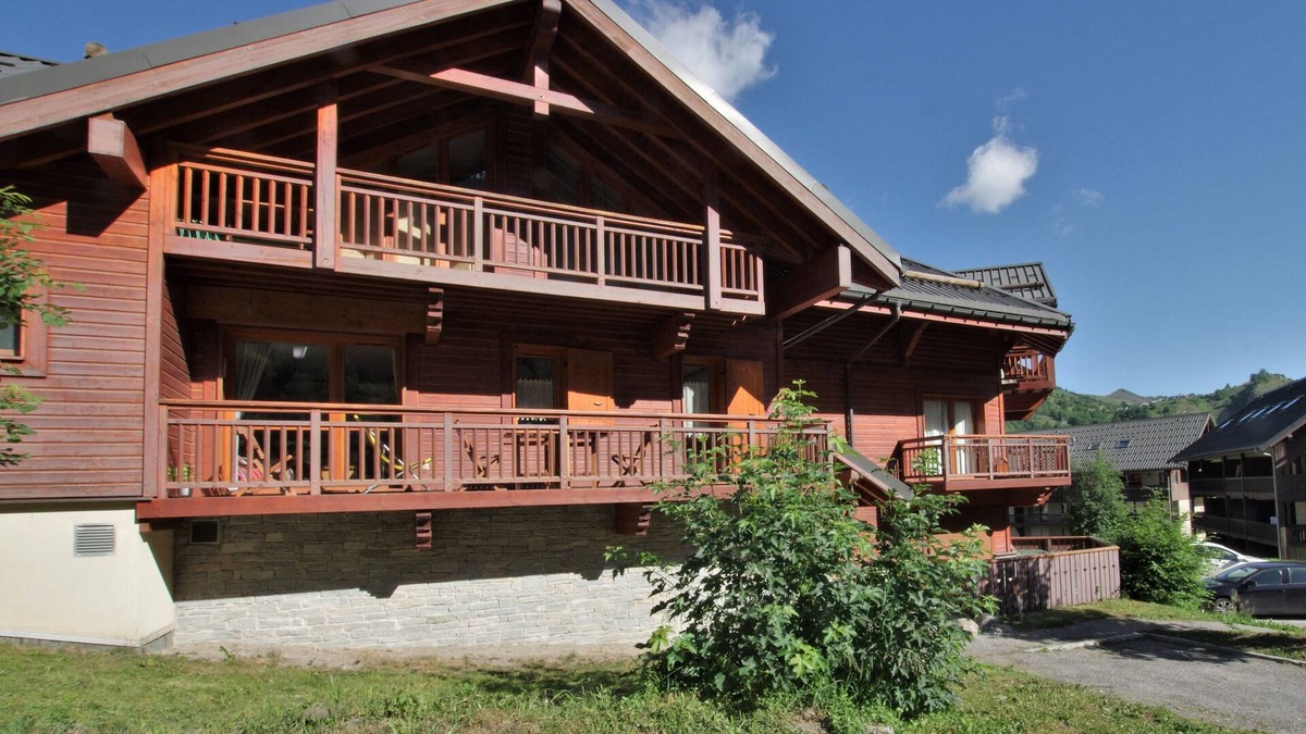 Valloire Apartment | Warm apartment 100 meters from the slopes. Large balcony in the sun!