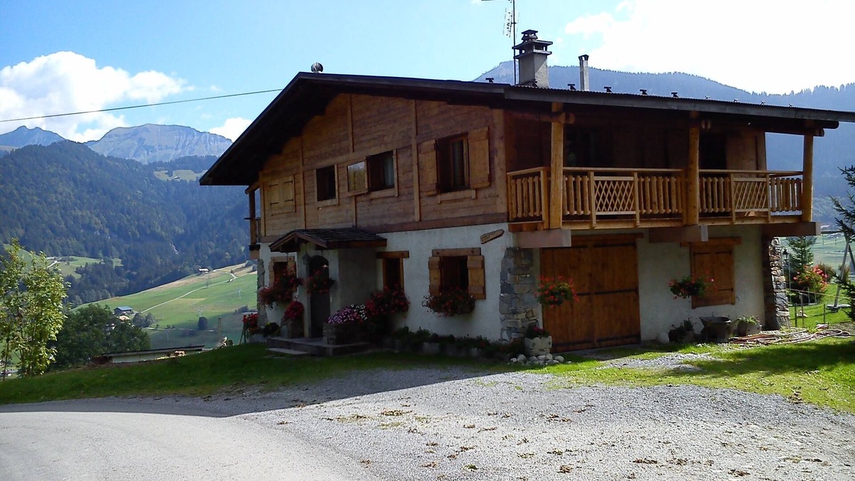 Praz-sur-Arly Apartment | Warm apartment in authentic Savoyard chalet