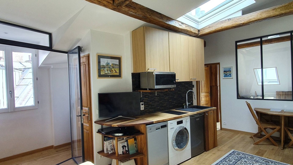Saint-Merri Apartment | Warm appartment in the center of historical Paris with full equipment