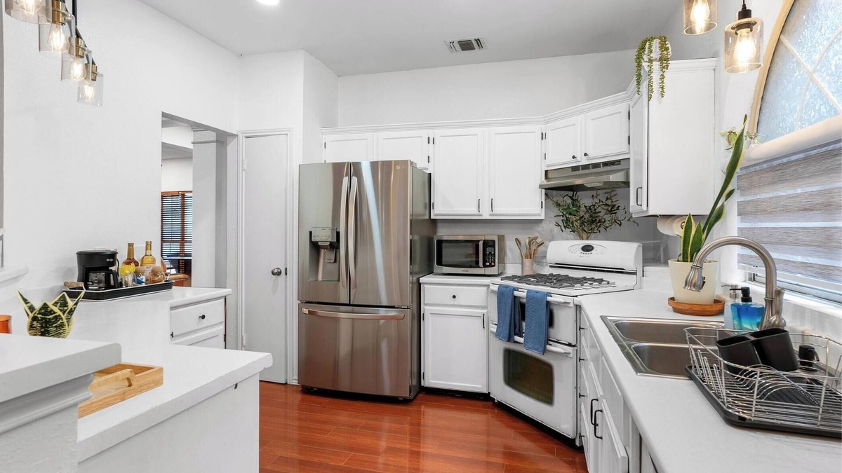 Parker Lane House | Warm Austin Retreat 3BR & 2Baths Pet Friendly