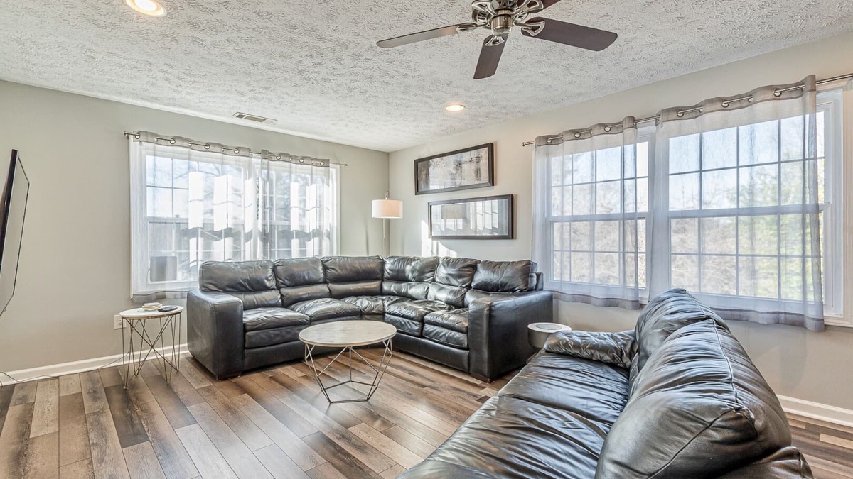 West End Apartment | Warm & Cozy! | Off-street Parking