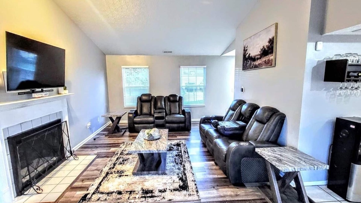 Reynoldsburg House | Warm haven 3-bedroom house in Reynoldsburg with AC, WiFi. Minutes from downtown.