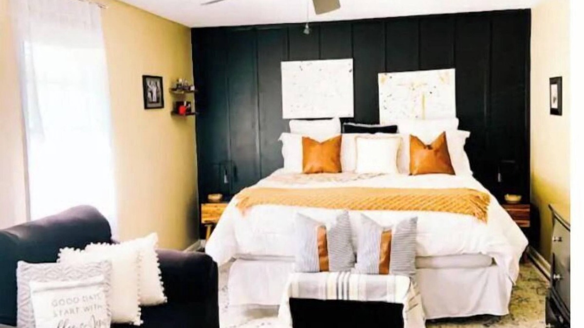 Greenwood House | Warm & Inviting home 5 minutes walking distance from restaurants.