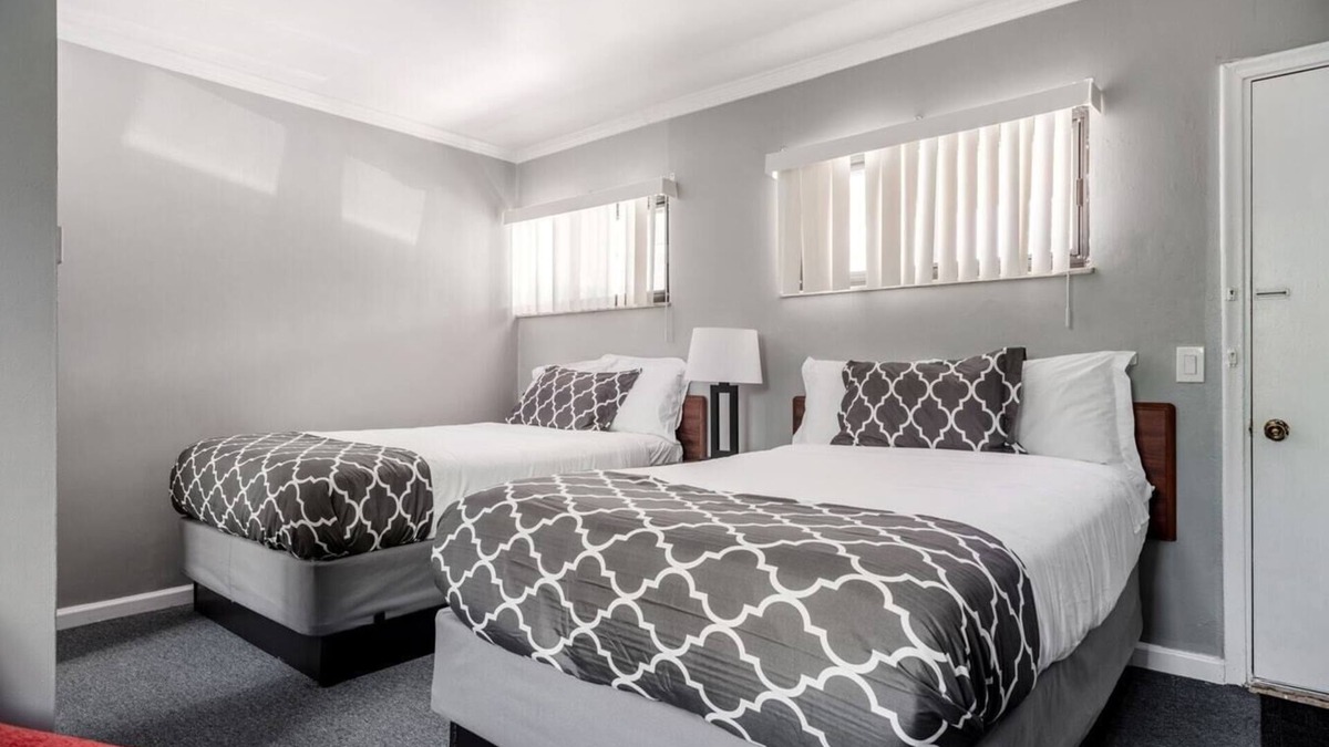Riverview Apartment | Warm Private Room in Detroit for Up to 4 w/Wifi