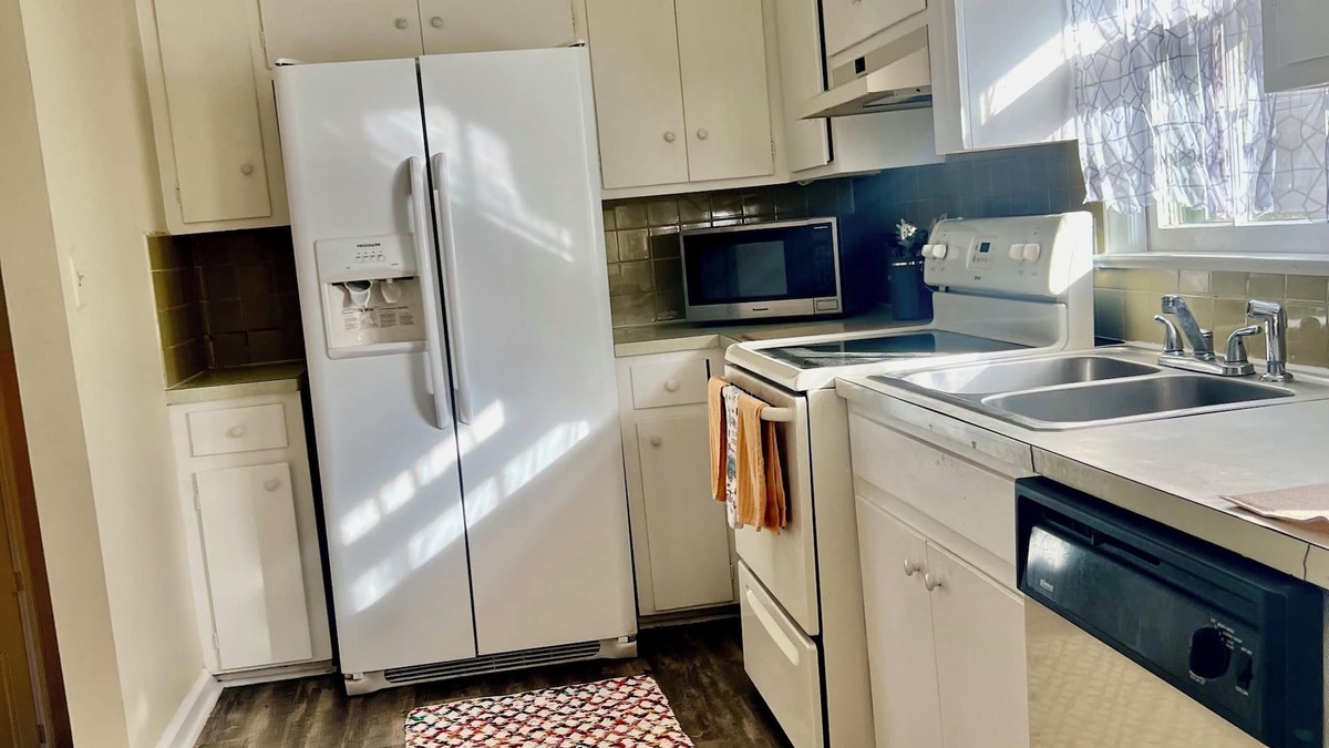 Lynchburg House | Warm- Romantic Ranch House Near to Colleges and Hospitals .