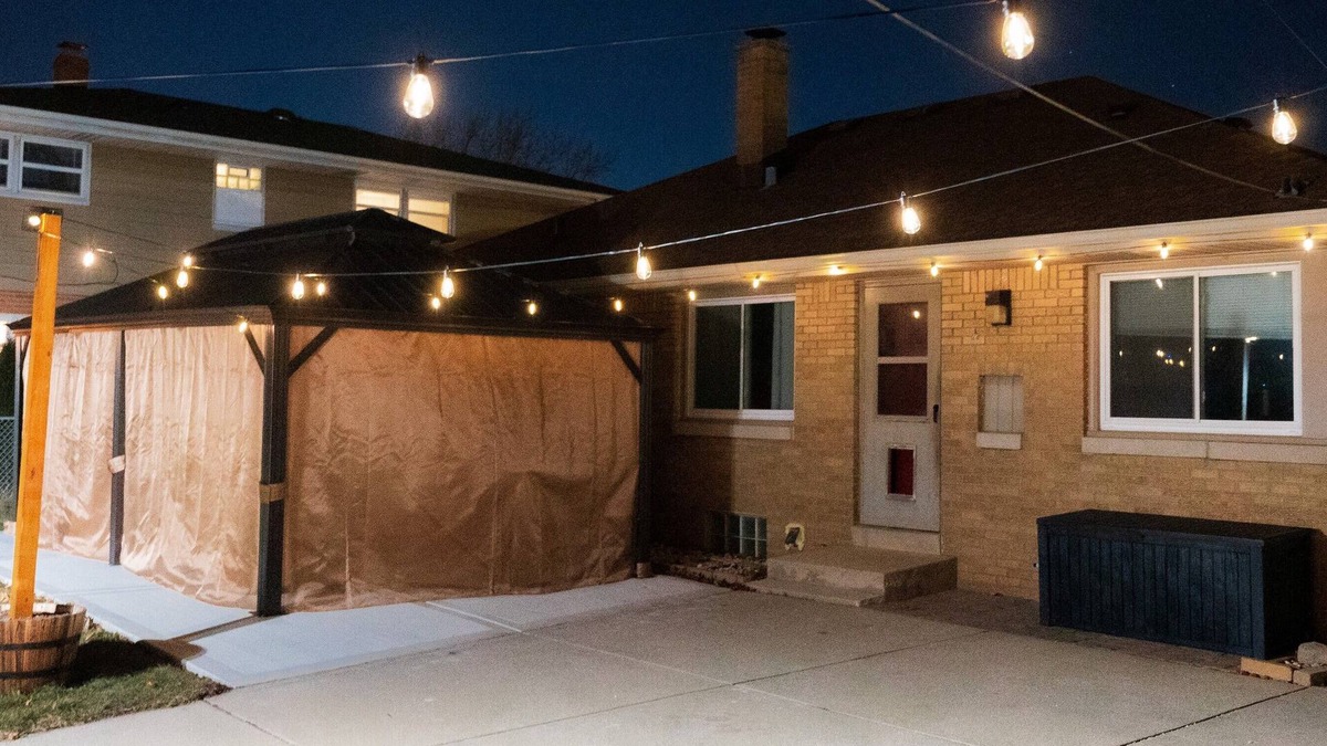 Glendale House | Warm spacious midsize home w/comfort and fun