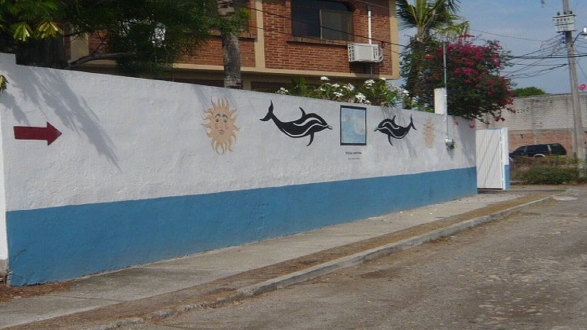 Emiliano Zapata Apartment | Warm waves, cool people, good service