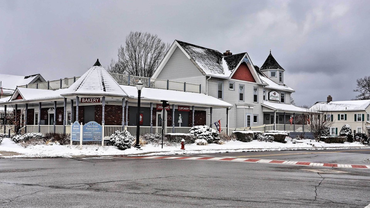 Amherst Apartment | Warm & Welcoming Suite: Amherst Historic District