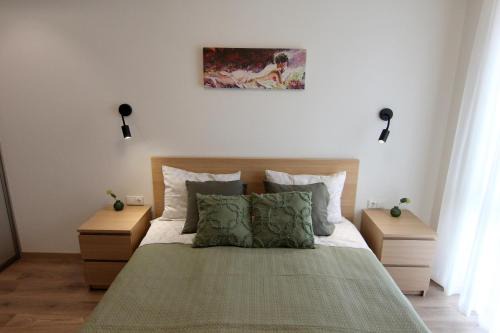 Zujunai Apartment | Warmzy Home - Modern 2 Rooms Apartment With Free Parking