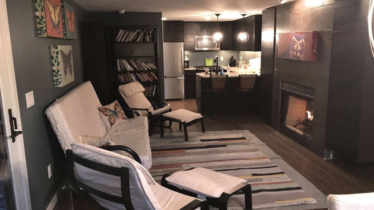 Bridgman Cabin | Warren Dunes on Lake Michigan-Hot Tub-Woodburning Fireplace-Two Bedroom/TwoBathn