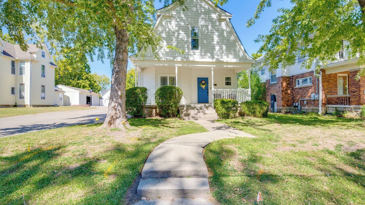 Warrensburg House | Warrensburg Home, Close to Downtown!