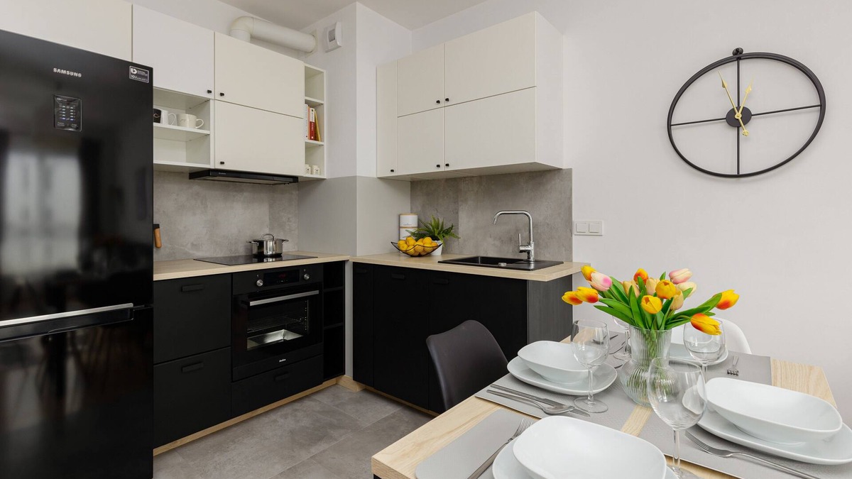 Targowek Apartment | Warsaw Glebocka Apartment by Renters