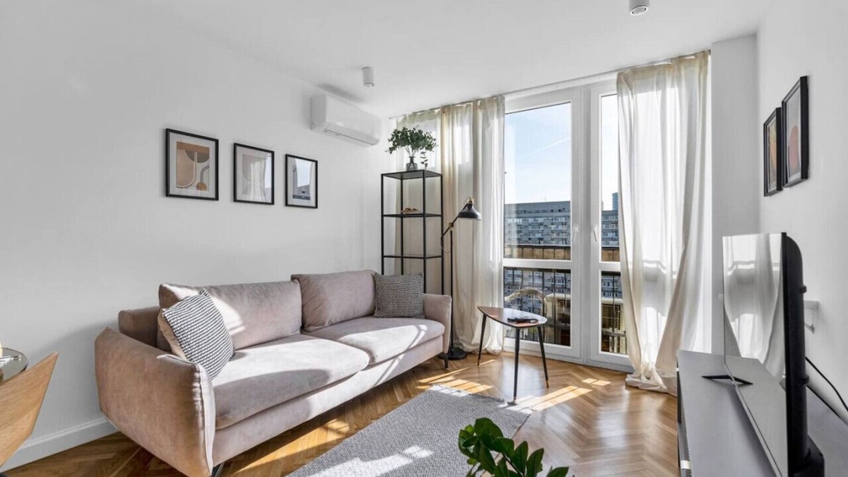 Mirow Apartment | Warsaw Wola - 13th Floor, City View, Metro Nearby - by Rentujemy