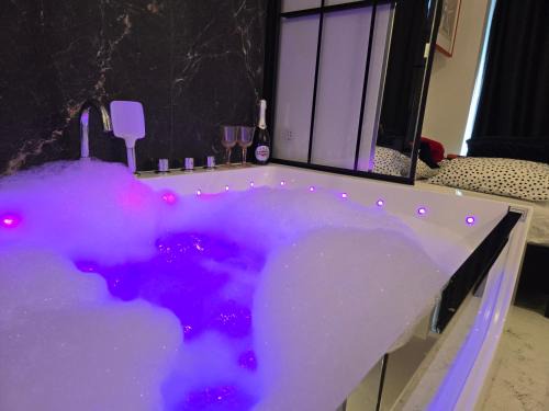 Mirow Apartment | WARSZAWA CHMIELNA PRESTIGE HOME SPA APARTMENTS with Jacuzzi in the Heart of the City