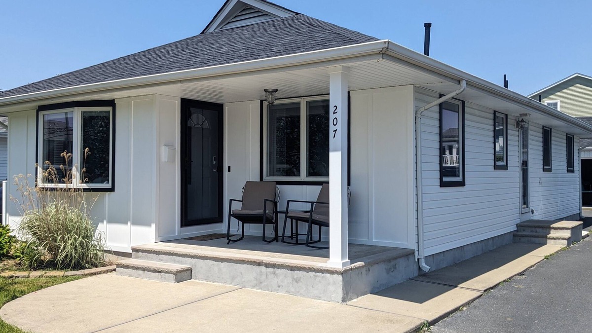 Point Pleasant Beach House | WASH207 | Custom 3BR 2ba ranch sleeps up to 10 w/NEW POOL 2 blocks to beach, pets!
