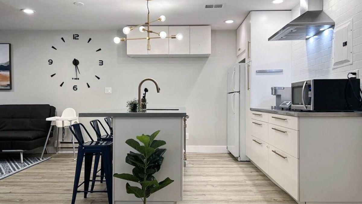 Jersey City Apartment | Washer Dryer King Beds Crib NYC&EWR 6ppl