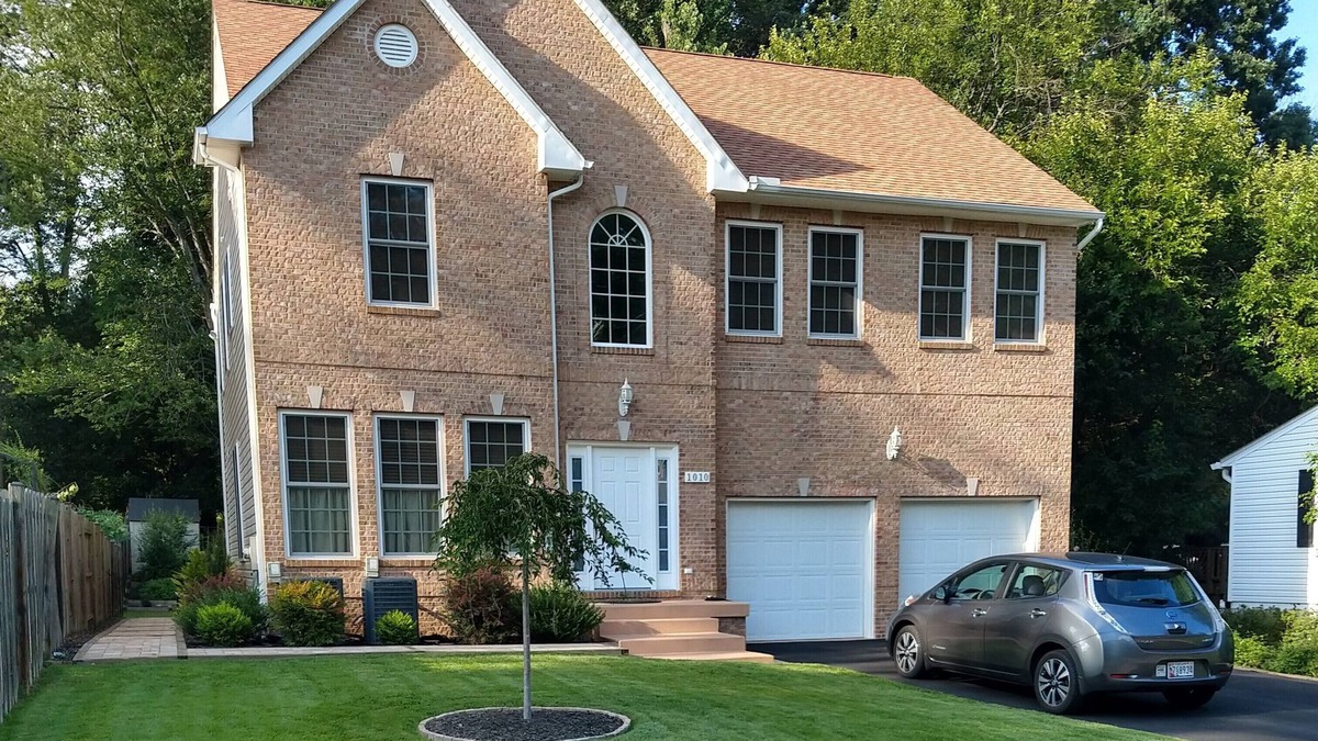 White Oak House | Washington DC Suburb with Quite Neighborhood Just A Stones Throw From Everything