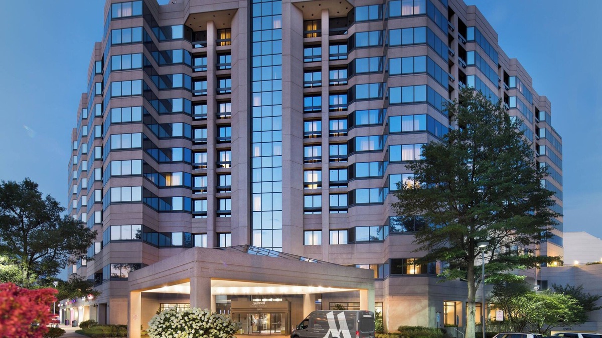 Herndon Hotel | Washington Dulles Marriott Suites