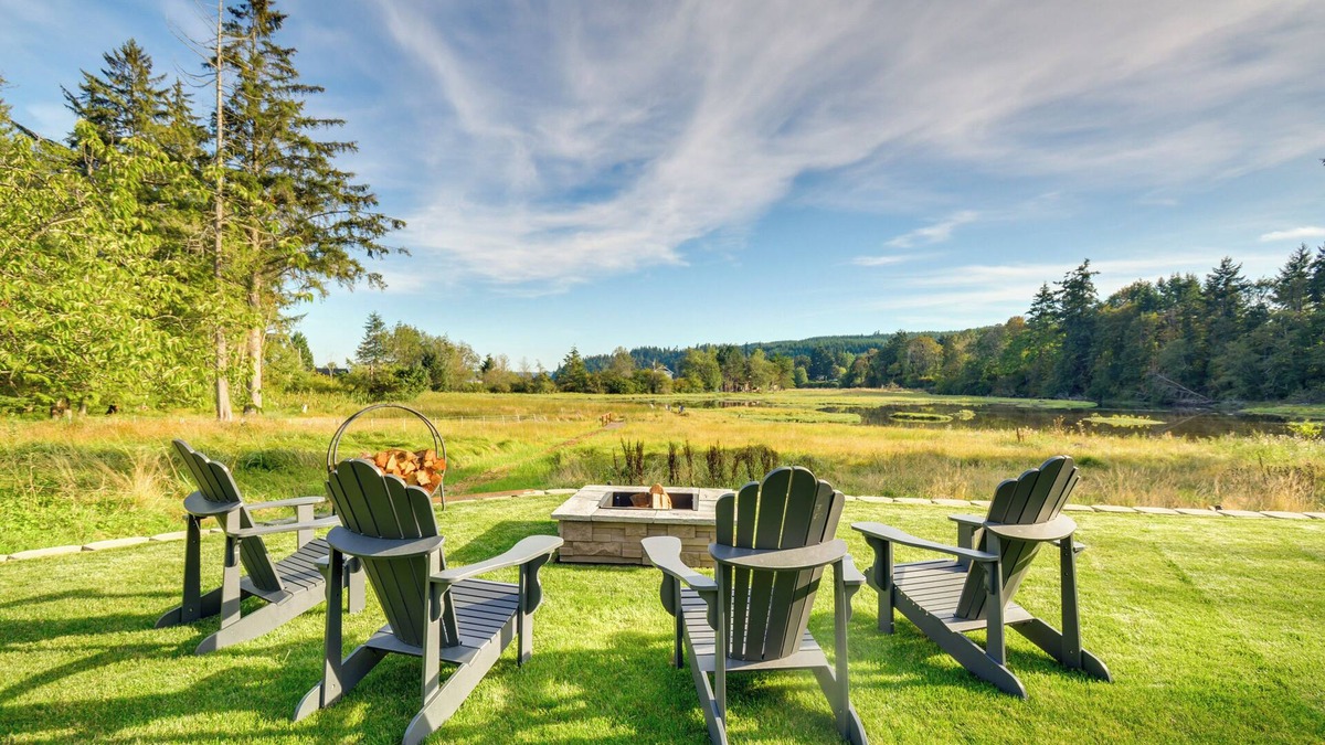 Port Ludlow House | Washington Gem on 8.5 Acres: Clamming Nearby!