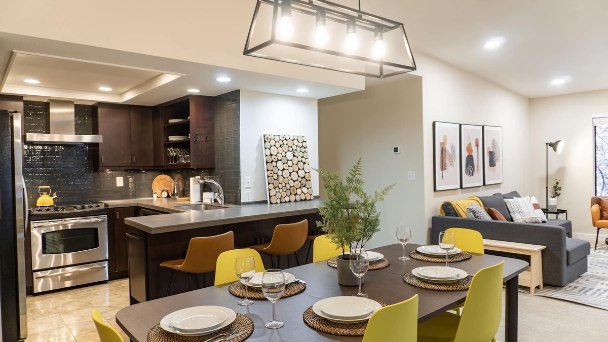 Northwest Bellevue Condo | Washington State Inspired Free Parking