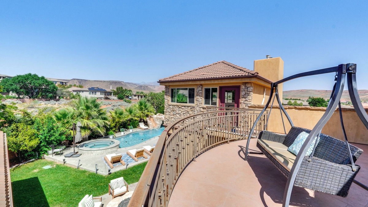 Green Springs Villa | Washington Villa 1 Mi to Golf: Great for Groups!