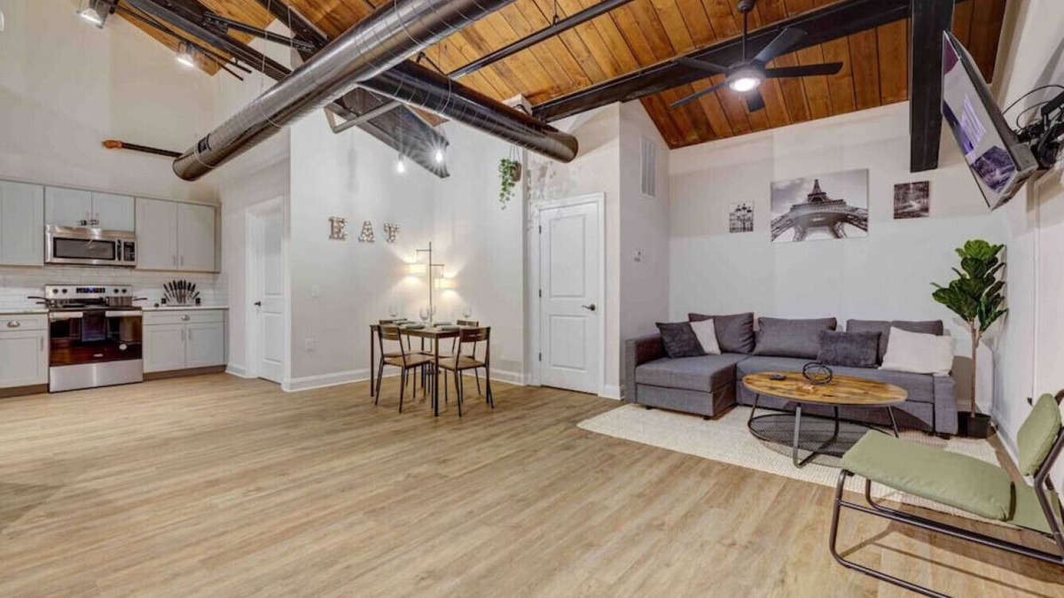 Stroudsburg Apartment | Washington303 · Luxury Industrial Style King SuiteB- Shawnee Mtn!
