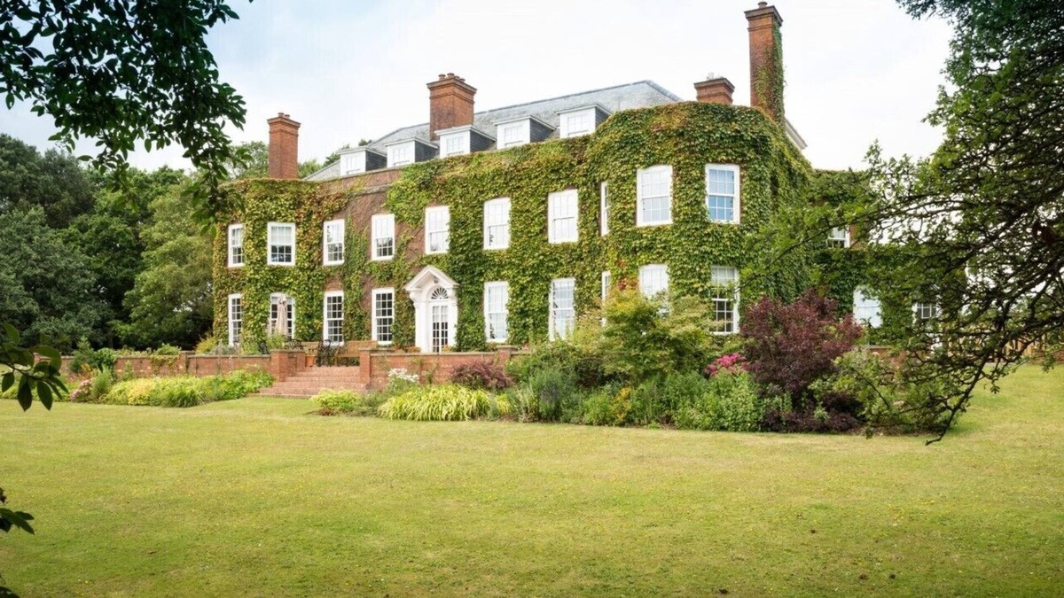 Budleigh Salterton House | Watch Hill - Luxury Seaside Villa in Devon, slps 18, hot tub