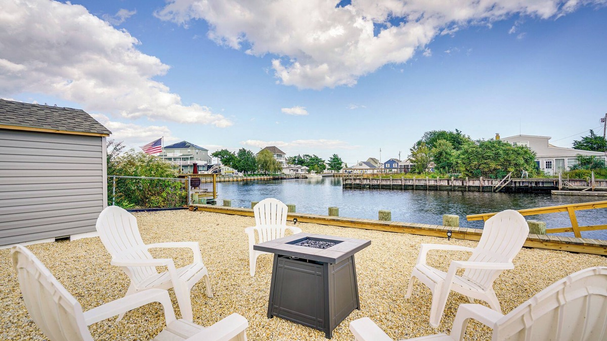 Mystic Island Cottage | Waterfront Mystic Island Home w/Boat Dock!
