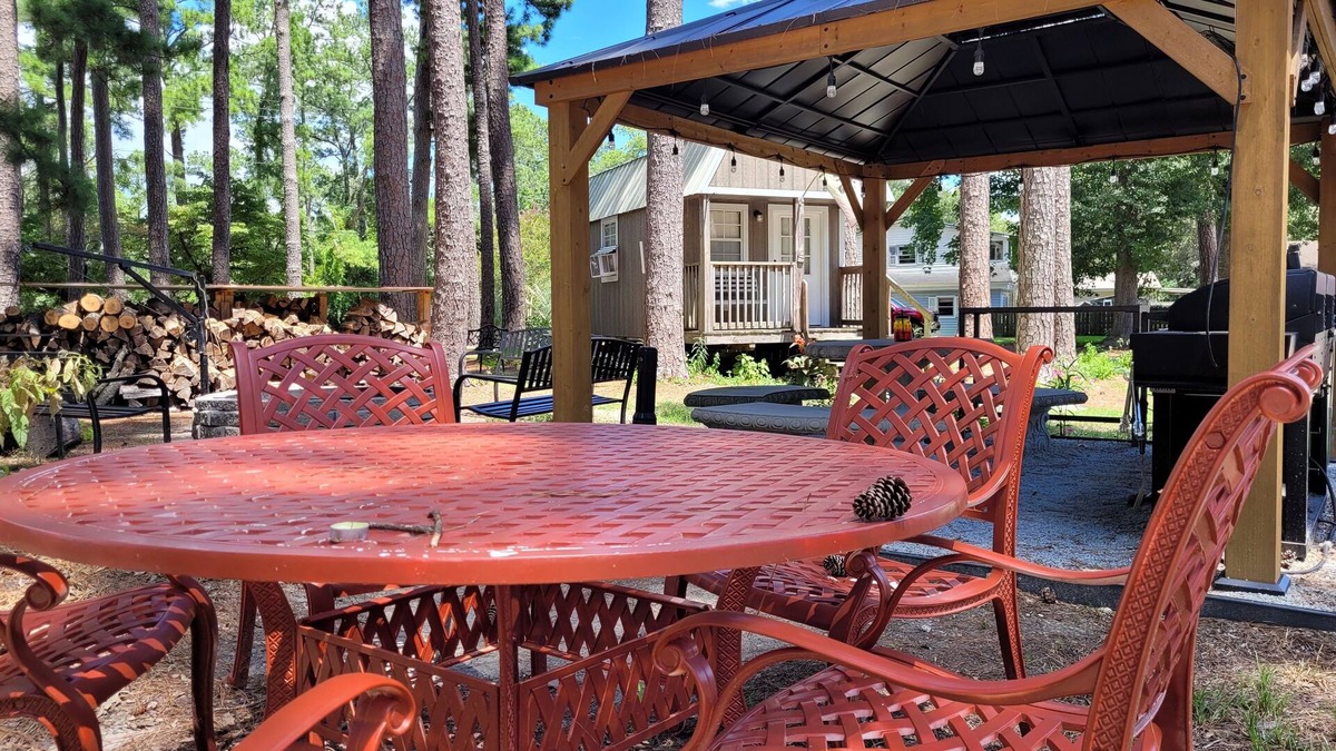 Brices Creek Cabin | Water access tiny cabin, kayaks, dock, fire pit, gazebo, grill, fishing, boating
