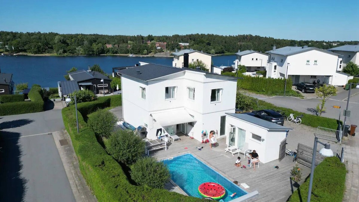 Gashaga Villa | Water facing family friendly villa with pool & sauna overlooking the Baltic Sea