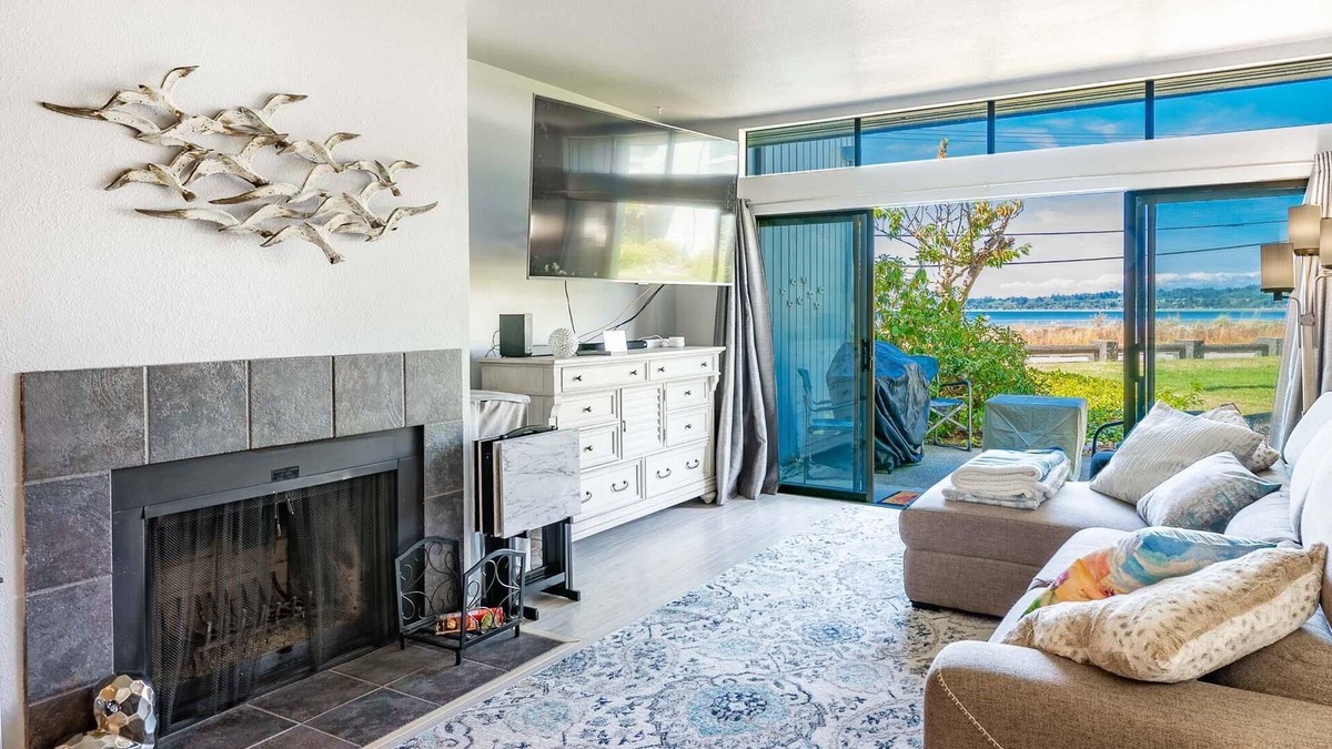 Birch Bay Condo | Water Front, beach access, indoor pool, soaking hot tub, BBQ , JL103