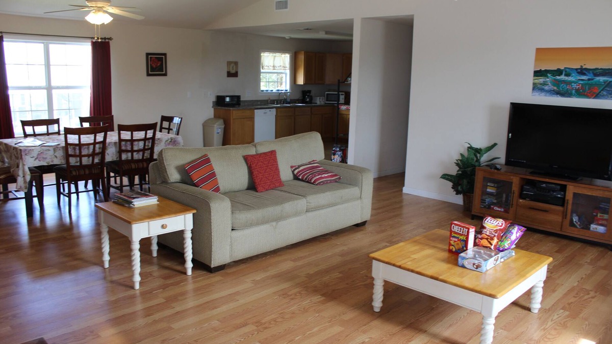 Henderson Point House | Water Front Beach House on the Bay, Boat Launch, WiFi, and Great Sunset Views