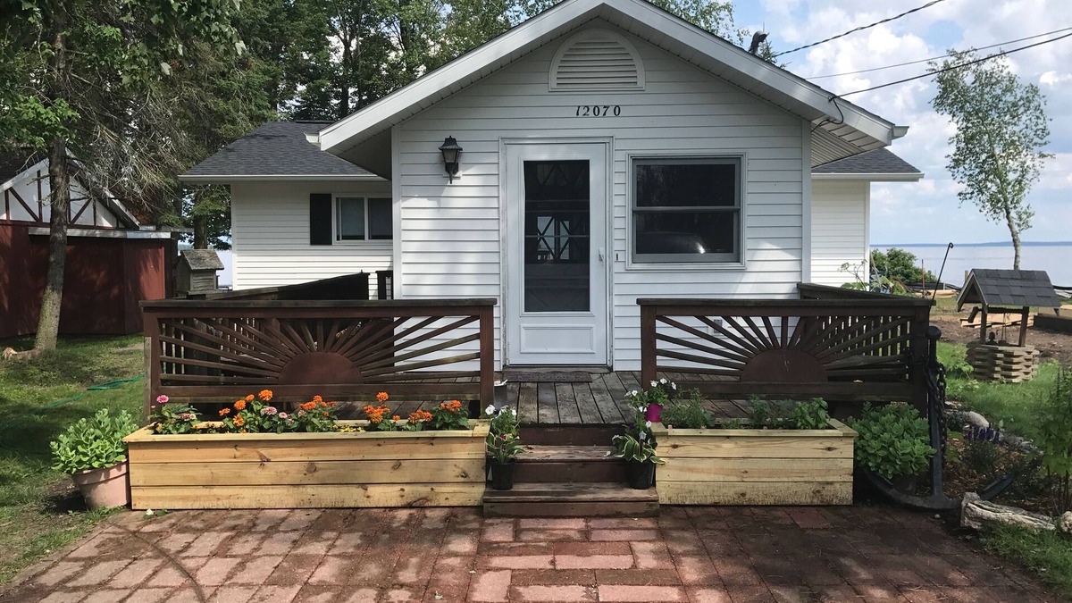 Houghton Lake Cottage | Water Front Cottage - Golden Coast of Houghton Lake, MI