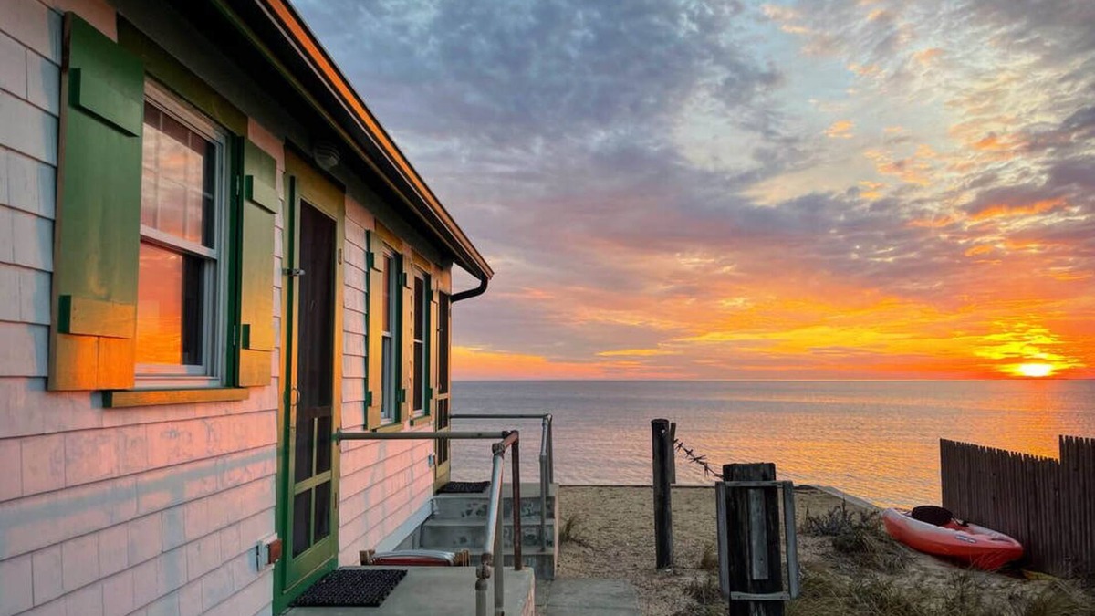 North Truro Cottage | Water Front Days Cottage #15 (2255)