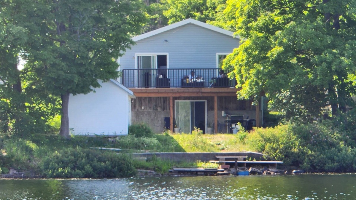 Algoma District Cottage | Water front Getaway