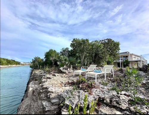 Discovery Bay Apartment | Water Front House