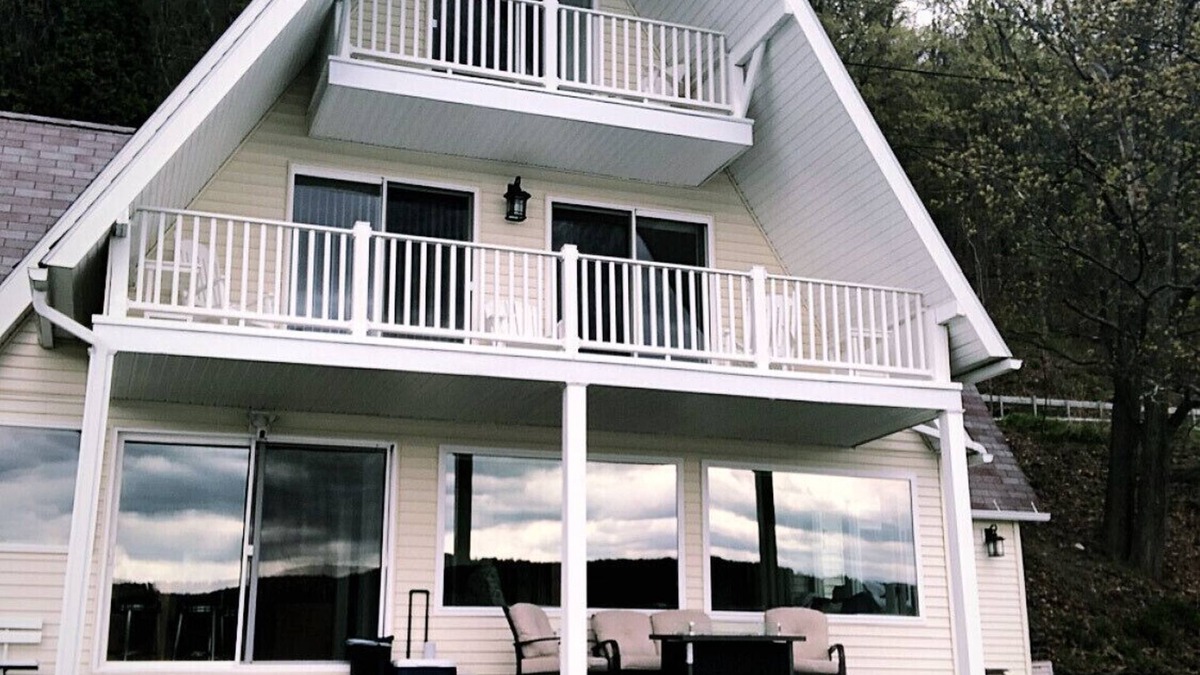 Hammondsport House | Water Front House Near Keuka Lake Wineries