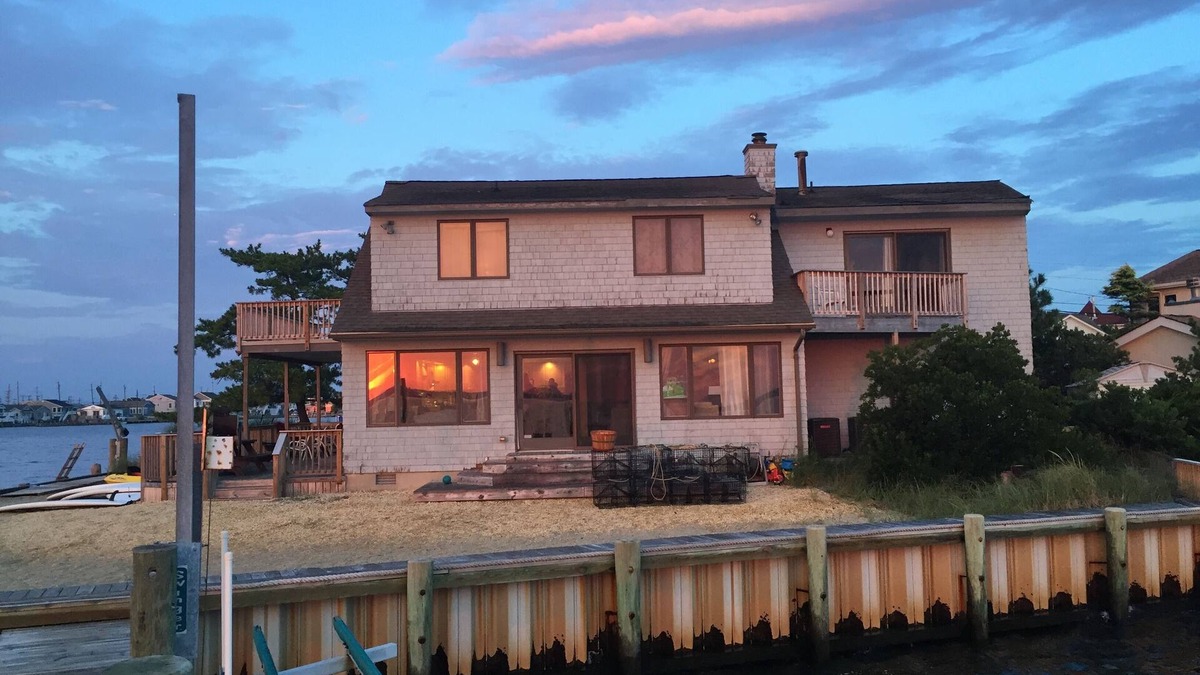 Dover Beaches North House | Water Front! Monterey Beach On Bay Spectacular Sunsets 6 Bdrm