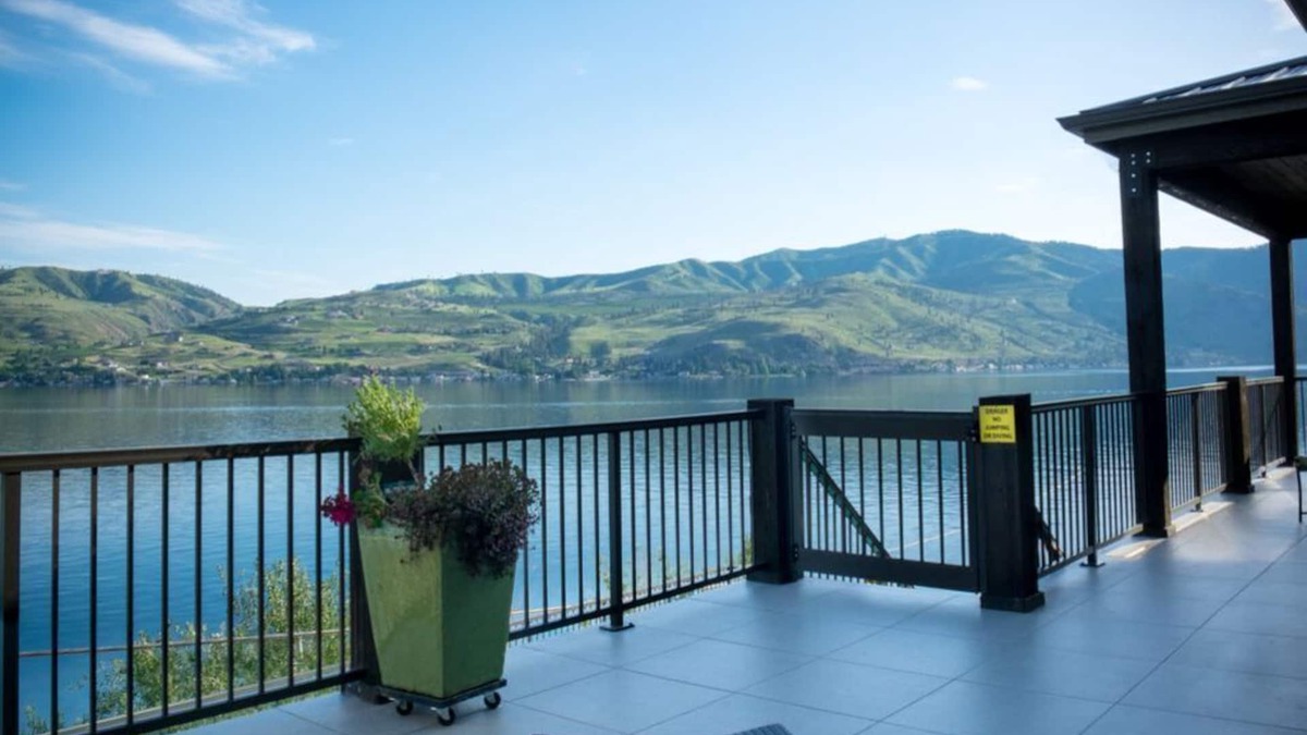 Manson House | WATER FRONT - PRIVATE POOL AND DOCK W/BUOY