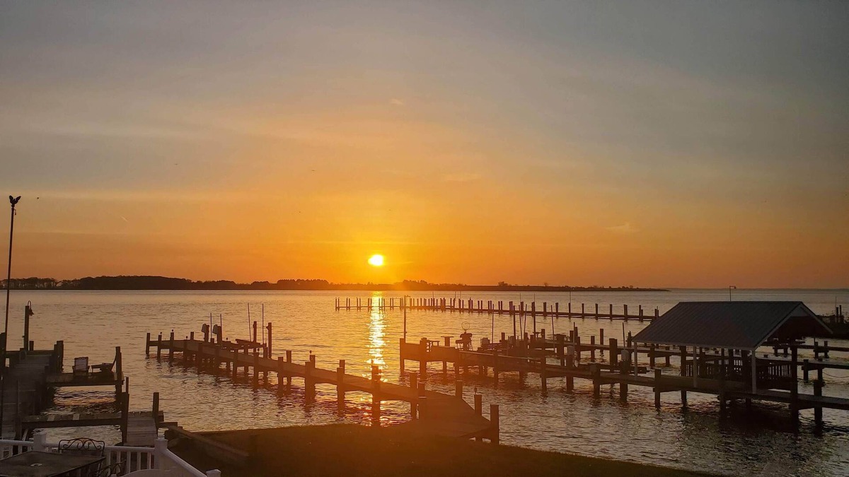 Edgemore House | Water front resort with gorgeous house and views