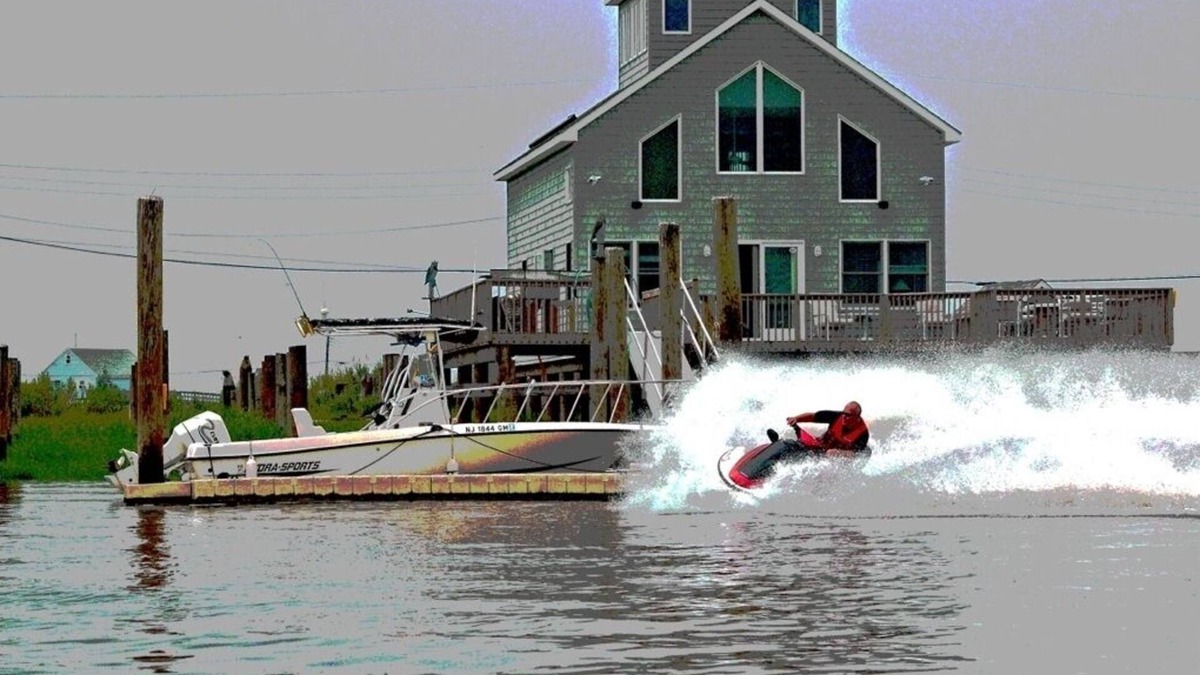 Cedarville House | Water Front, Something Completely Different, In Bay Point.