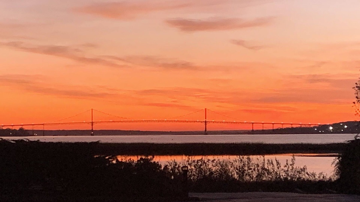 Portsmouth Cottage | Water Front Summer Vacation Rental