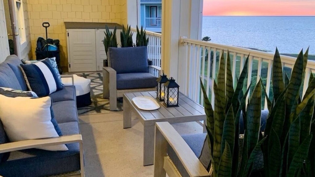 Galveston Condo | Water Front Views, Modern Farmhouse Vibe, Bunkroom, Private Beachfront Resort