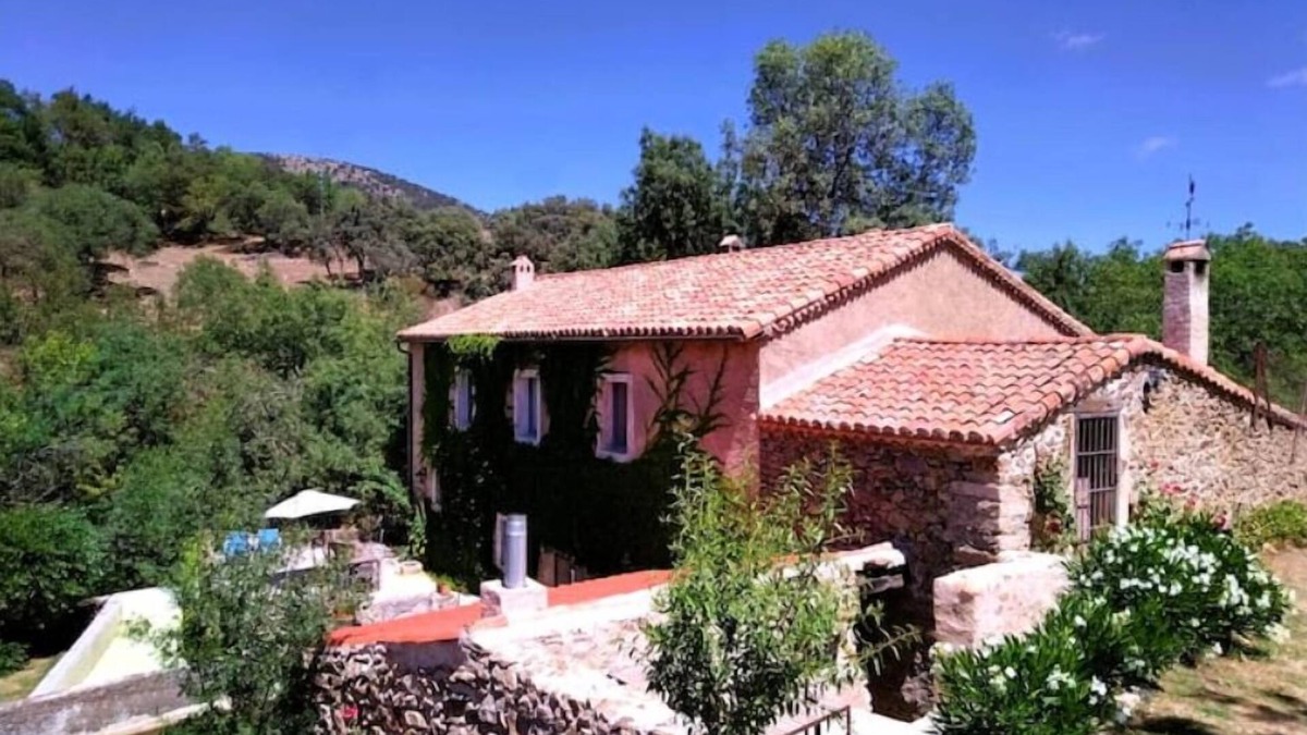 Lozoya House | Water mill away from the world to disconnect from the world