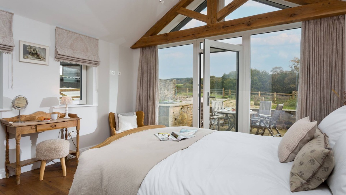 Heath Charnock Cottage | Water's Edge - a beautiful property in Chorley, Lancashire sleeping 4 guests