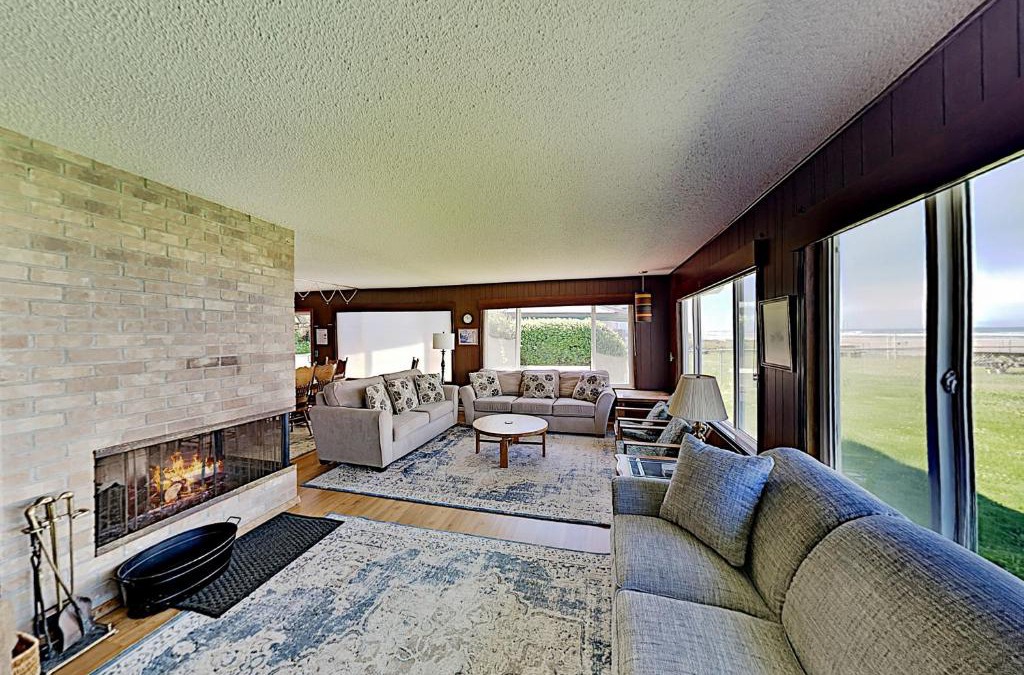 Waldport House | Water's Edge Oceanside Home