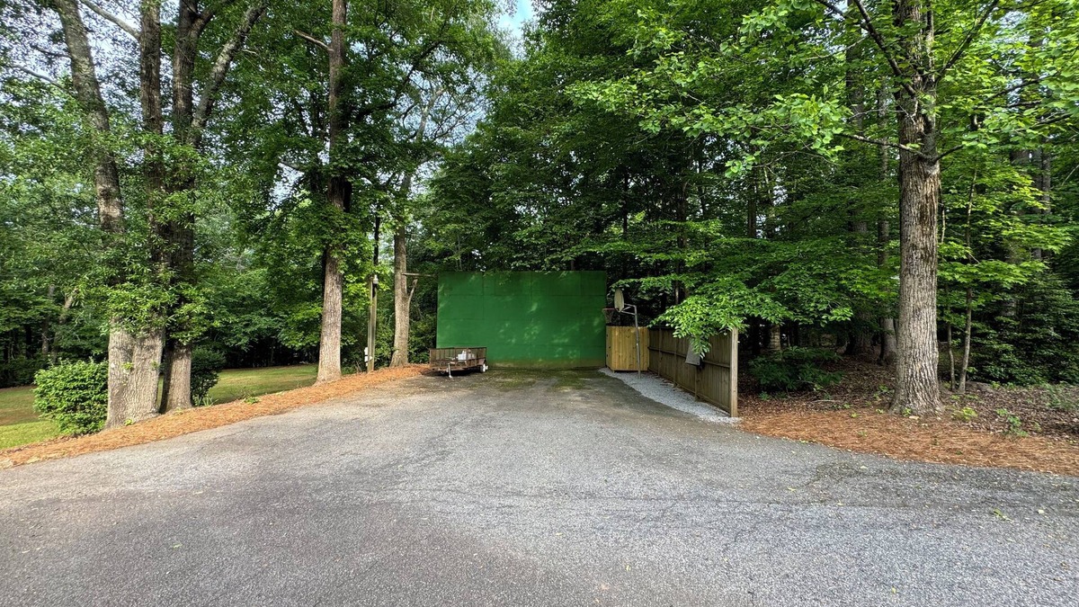 Athens House | Water's Edge Oconee - Rest & Play by River, Lake, and Pool close to Athens, GA