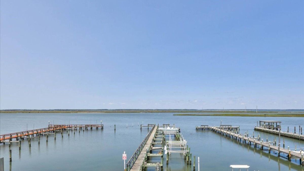 Chincoteague House | Water's Edge on Chincoteague Island!