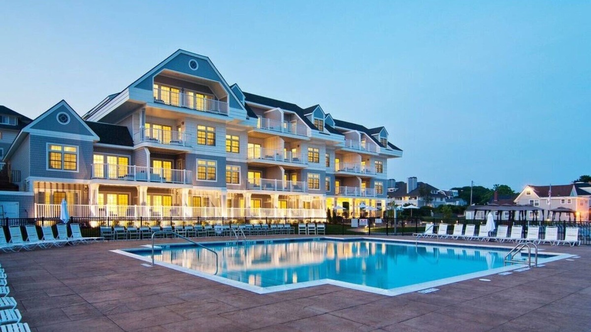 Westbrook Center Resort | Water's Edge Resort and spa w indoor and outdoor pool and beach. Condo Sleeps 6