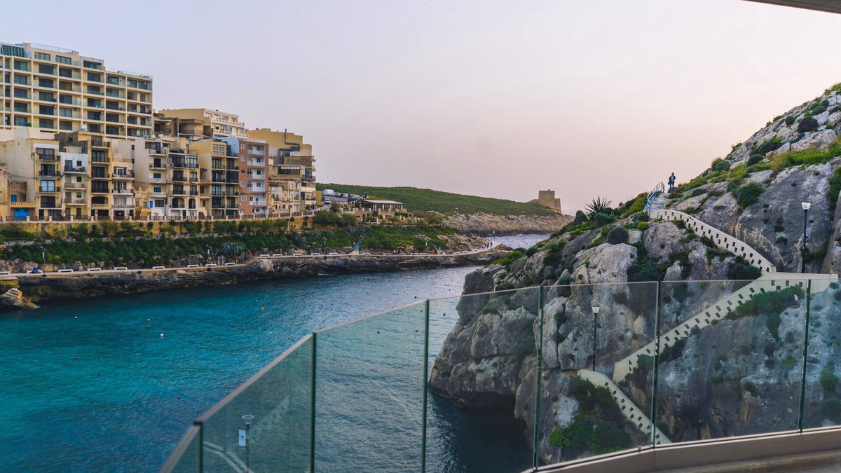 Xlendi Apartment | Water's Edge Suite Xlendi